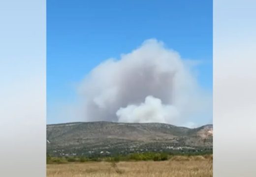 Region: Bukti požar u Hrvatskoj, na terenu 60 vatrogasaca (Video)