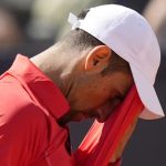 Tenis: Đoković povraćao na terenu tokom prvog kola Vimbldona (Foto)
