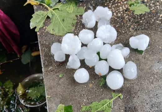 Dijelove BiH pogodilo nevrijeme: Padao led veličine jajeta (Foto/Video)