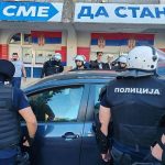 Novi Sad pod blokadama: Uhapšen autoprevoznik koji je prevozio studente, prijetio da će se zapaliti (Video)