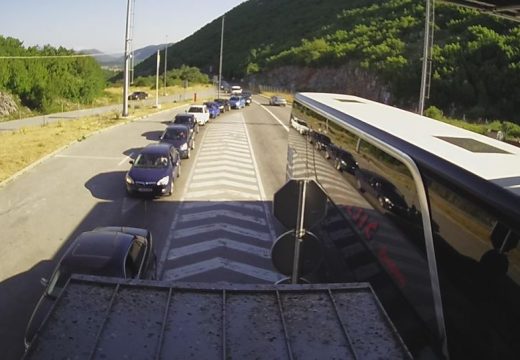 Povoljni uslovi za vožnju: Očekuju se zadržavanja na pojedinim graničnim prelazima