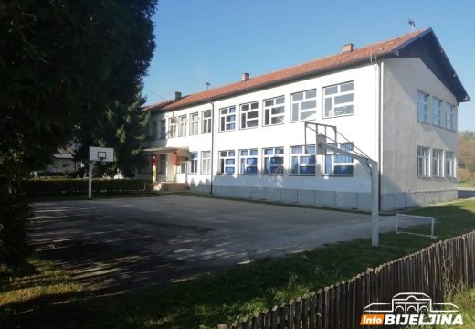 U Loparama upaljen crveni alarm: Škola koja je imala 920 đaka, sad nema ni 100