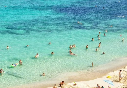 Region: Dječak (13) teško povrijeđen u eksploziji ronilačke boce na plaži