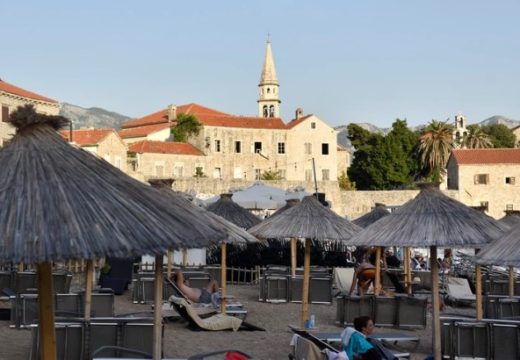Dragana ogorčena nakon ljetovanja u Budvi: Za razdaljinu od 1,5 km taksista joj ovoliko naplatio