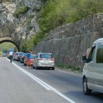 BiH: Motorom sletio u rijeku i poginuo, zatvoren put Jablanica – Mostar