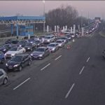 Duge kolone: Gužve na graničnim prelazima prema Hrvatskoj i Crnoj Gori