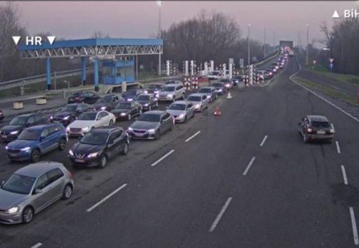 Duge kolone: Gužve na graničnim prelazima prema Hrvatskoj i Crnoj Gori