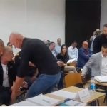 Haos u Skupštini Doboja: Obezbjeđenje iznijelo odbornike opozicije
