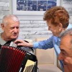 Gradiška: Slijepi muzičar Jovo Jerković svira 24 instrumenta i donosi radost (Video)