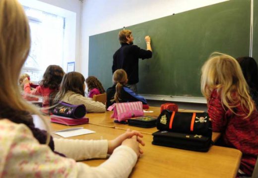 Zavod za zapošljavanje: Škole vape za prosvjetarima