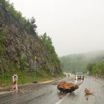Vozačima se savjetuje oprezna vožnja: Klizišta, odroni i gužve na granicama