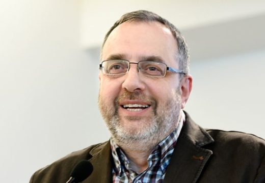 „Zašto je deci sve teže da uče? – Odrastanje u digitalnom dobu“: Ranko Rajović večeras u Bijeljini
