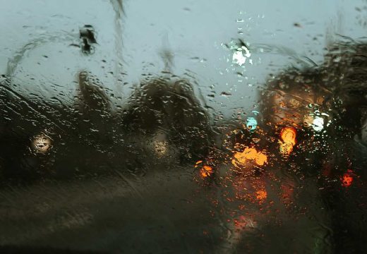 Hercegovinu zahvatilo nevrijeme: Ulice pod vodom, izdato upozorenje na poplave (Video)