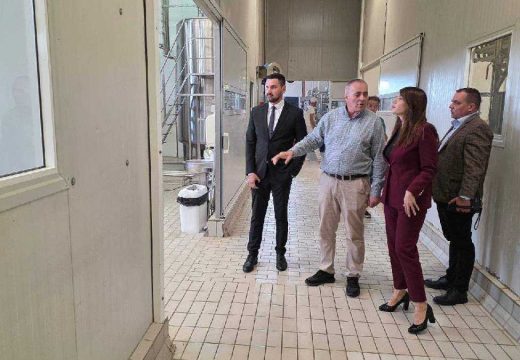 Bileće: Ministarka Kuzmić posjetila mljekaru “Pađeni”