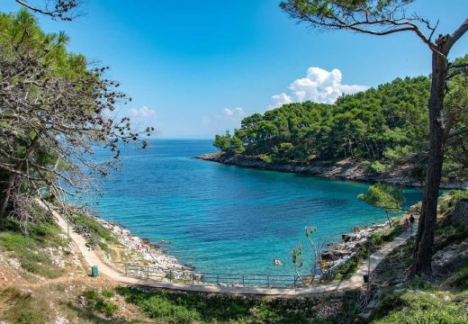 Opasna bakterija na plaži u Hrvatskoj: Ne preporučuje se kupanje