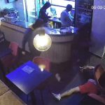 Novi snimak policijske brutalnosti u Banjaluci: Jeziv vrisak koji para uši, građani traže odgovore (Video)