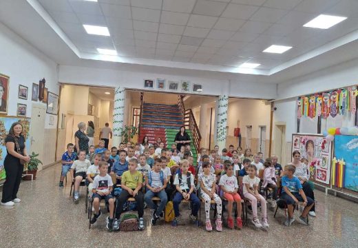 Bijeljina: Osnovcima u Velikoj Obarskoj održano predavanje u okviru akcije “Zaštitimo djecu u saobraćaju”