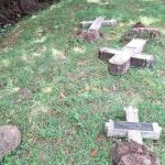 Osude za skrnavljenje pravoslavnog groblja: Uništeno 60 krstova u Zenici (Foto)