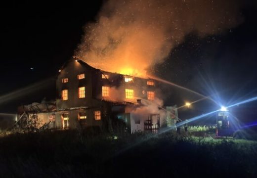 BIJELJINA: Vatrogasci ugasili požar na objektu “Mlin“ u Janji (Foto,Video)