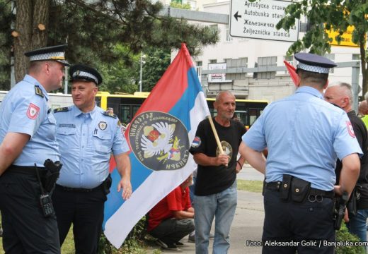Borci ljuti na Narodnu skupštinu: Da li je Šmit legalan ili ne?