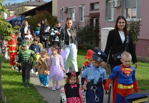 Bijeljina: Tradicionalnim maskenbalom završeno ovogodišnje obilježavanje dječije nedjelje (Foto)