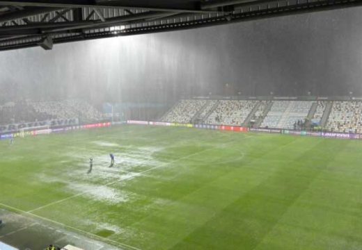 Fudbal: Nevrijeme u Hrvatskoj prekinulo utakmicu Rijeke i Sparte iz Praga