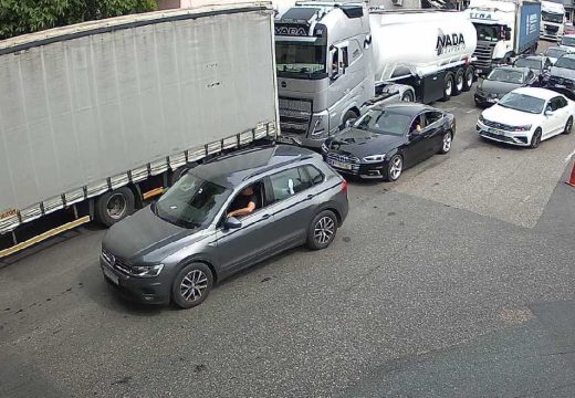 Kolaps na ulazu i izlazu iz BiH: Evo na kojim prelazima se najduže čeka   