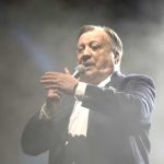 Estrada u suzama: Poznati se opraštaju od legendarnog Halida Bešlića “Živjećemo od lijepih uspomena”