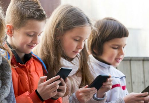 Region: Hrvatska zabranjuje osnovcima telefone i na odmoru