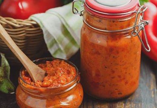 Kako je ajvar dobio ime?: Ovo je turska riječ i nema veze ni sa paprikom ni sa zimnicom