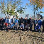 Lopare: Mještani Mrtvice uređjuju zemljište pored crkvene porte (foto)