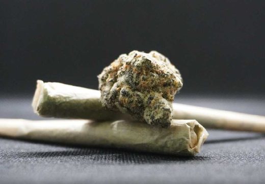 Podignuta optužnica za neovlaštenu proizvodnju i promet opojnih droga: Pojedincima u Bratuncu po stotinu puta prodao marihuanu