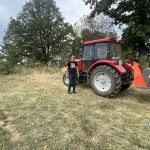 „Vidim budućnost na selu“: Mladi voćar iz Lopara uz pomoć podsticaja kupio traktor i zasadio 1.000 stabala šljive