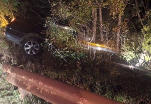 Teška nesreća u Srpskoj: Automobili sletjeli s puta, u toku izvlačenje