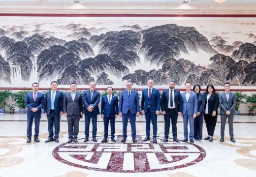 Očekuje se skoro potpisivanje ugovora: Održan sastanak “Autoputeva RS” i kineske kompanije CREC o izgradnji dionice Bijeljina–Brčko (Foto)