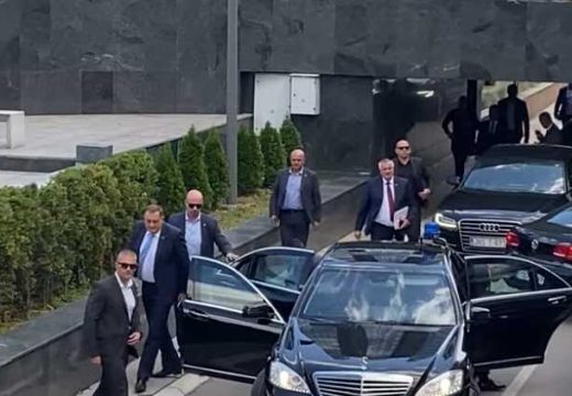 Koliko policajaca čuva Dodika: Automobili pod pratnjom, straža u voćnjaku, evo do kada će bivši predsjednik imati poseban tretman