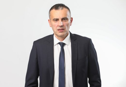 Babalj pozvao Blanušu: Izađi pred Palatu predsjednika i proglasi pobjedu