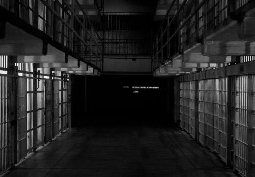 Hronika: Iza rešetaka dvojica osumnjičenih za silovanje dječaka u Tuzli