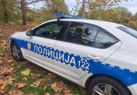 Drama kod Čajniča: Autom punim djece bježao od policije