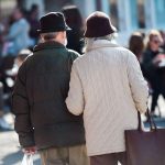 Normalan život penzionerima samo san: I oni koji su radili po 40 godina, nemaju dovoljno za starački dom