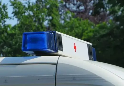 Uviđaj u toku: Poljoprivredno vozilo podletjelo pod voz