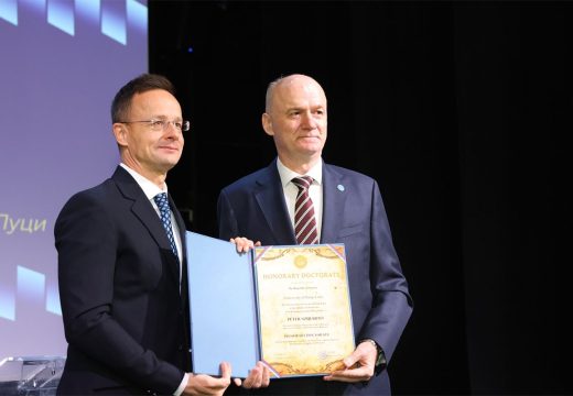 RS: Sijartu uručen počasni doktorat Univerziteta u Banjaluci