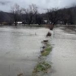 Topljenje snijega i obilne padavine napravile problem: Poplave i klizište u opštini Jezero