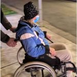 Napustila mjesto na kom je štrajkovala u pratnji veterana: Dijana Hrka u kolicima prevezena u bolnicu (Video)