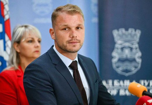 (FOTO) Policija traga za jednom osobom: Draško Stanivuković PRIJAVIO DA JE NAPADNUT dok je šetao