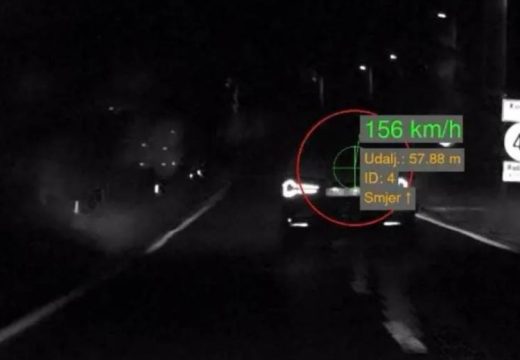 “Ludom” vožnjom se hvalio na internetu: Vozač BMW-a jurio 155 kilometara na čas gdje je ograničenje 60
