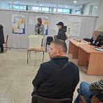 Biračka mjesta u Bijeljini: Bez većih gužvi na glasačkim mjestima (Foto)