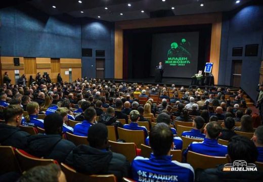 Bijeljina: Održana komemoracija povodom smrti Mladena Žižovića (Foto)
