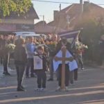 Sin u suzama ljubi krst: Rijeka ljudi ispratila Mladena Žižovića na vječni počinak