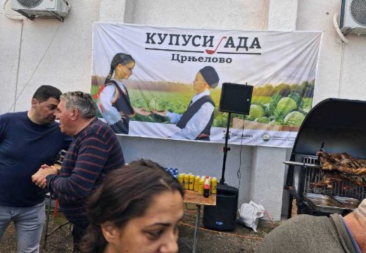 Tradicija koja se ljubomorno čuva i njeguje: Druga kupusijada u Crnjelovu (Foto)